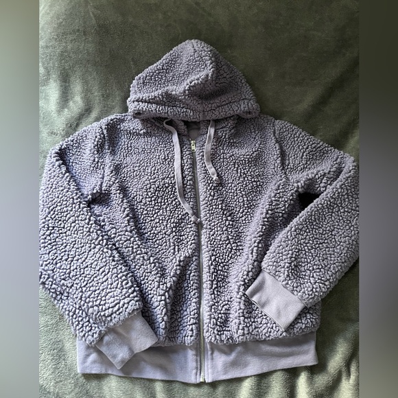 Fuzzy lilac sweater - Picture 1 of 1